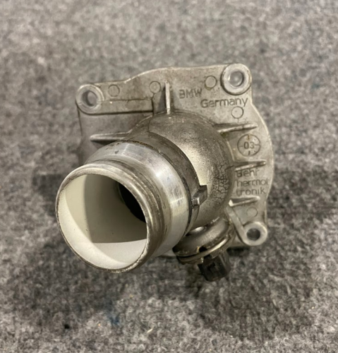 MAHLE Engine Coolant Thermostat - TM 12 105 / 70807845 - For BMW 540i & More