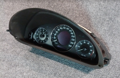 VDO/MBZ Instrument Cluster - 110.080.140/002 / A 209 540 01 11 - Fits CLK 200