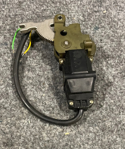 Mercedes-Benz RH Door Mirror Drive Motor - 1408200808 - For MBZ 300SD & Others