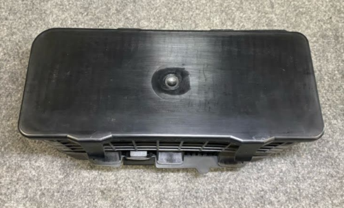Mercedes-Benz Vacuum Pump Protective Cover - 220-800-06-35 - MBZ S430 & More
