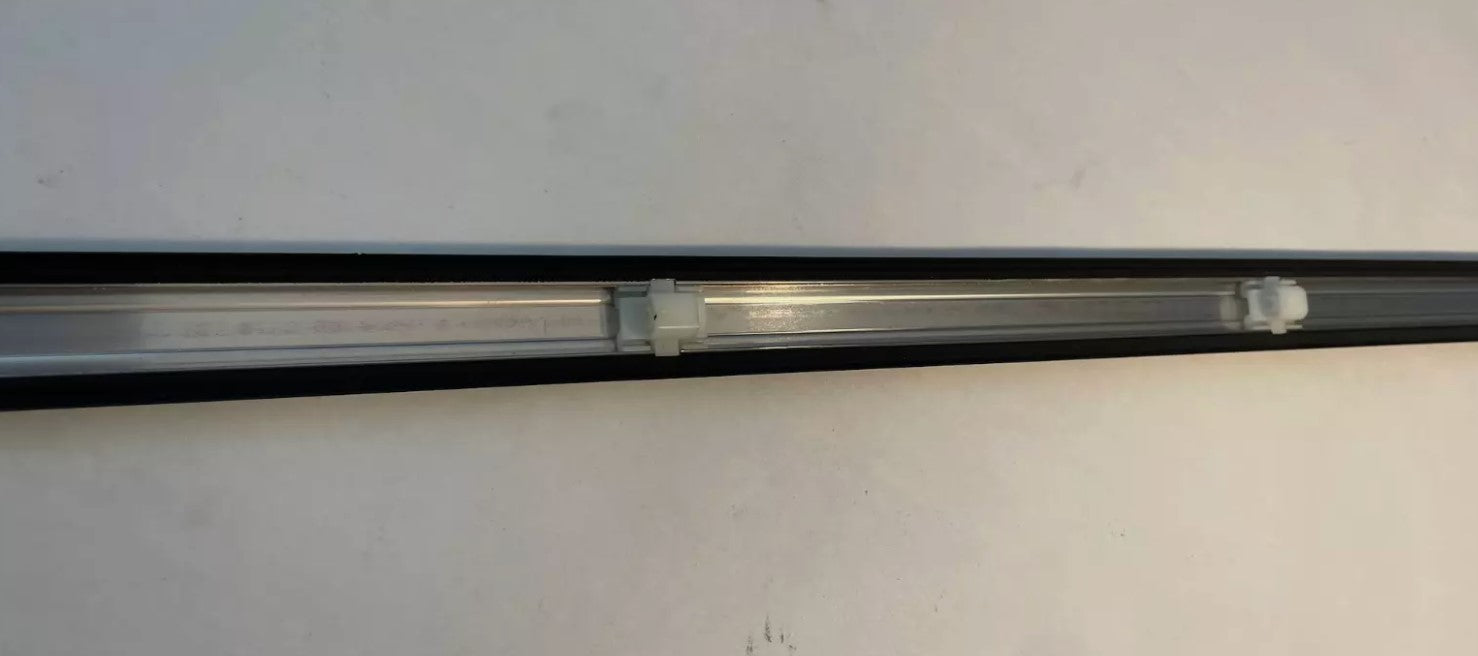 ZGL Front Door RH Central Cover Strip - 201-690-04-62 - For MBZ 190, 190D & 190E