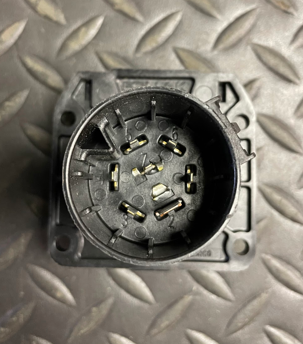 Pollak 7 Way OEM RV Plug Socket - P6Q 11893 / 11-893 - 12 VDC