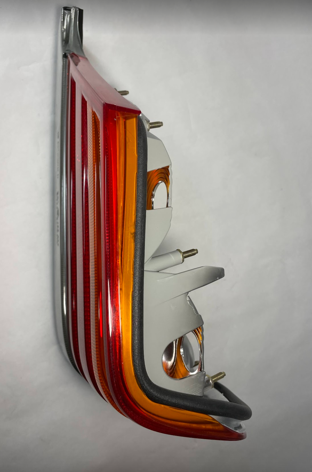 ULO RH Tail Light Lens - 5693-04 / 140-820-62-66 - For Mercedes-Benz S Class