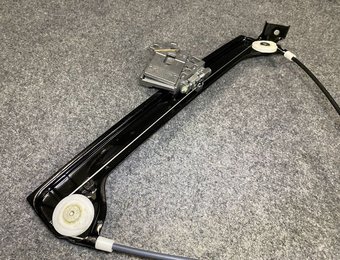 BMW Front Left Window Regulator - 51-33-7-198-909 - BMW Z4 2003-2008