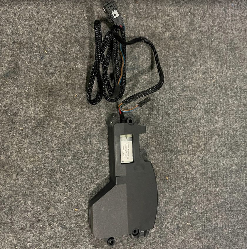 Mercedes-Benz Actuator Motor - A 208 970 00 26 - Fits MBZ CLK320, CLK430 & More