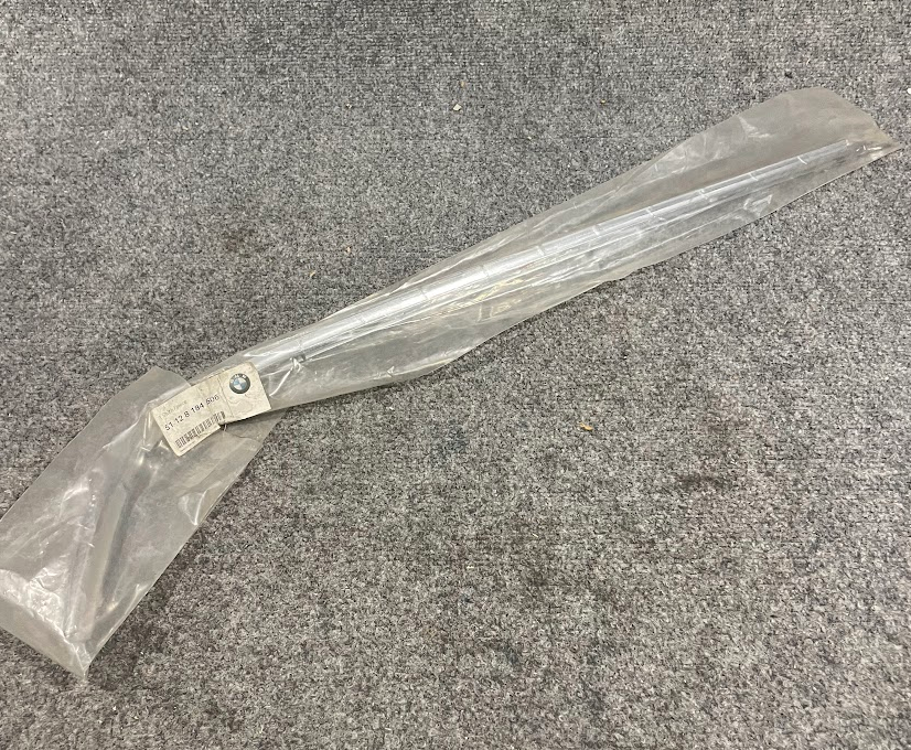 BMW Rear Bumper Right Covering - 51128184506 - For BMW 528i & 540i 1997-2000