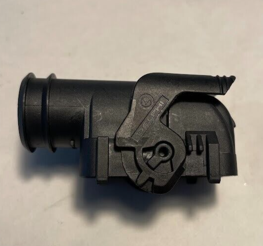 Mercedes-Benz Rear LH Plug Housing - 005-540-16-81 For MBZ GLE400, GLS450 & More
