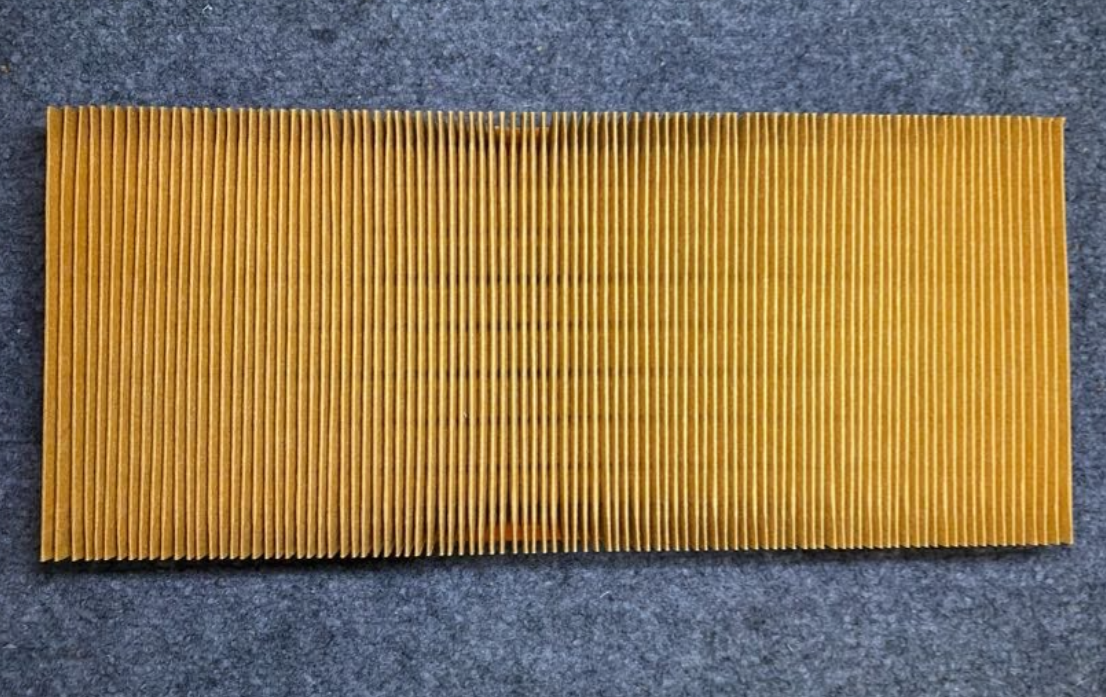 Hengst Air Filter - E215L / 13 72 1 726 916 - For BMW 525i, M5, 525iT 91-95