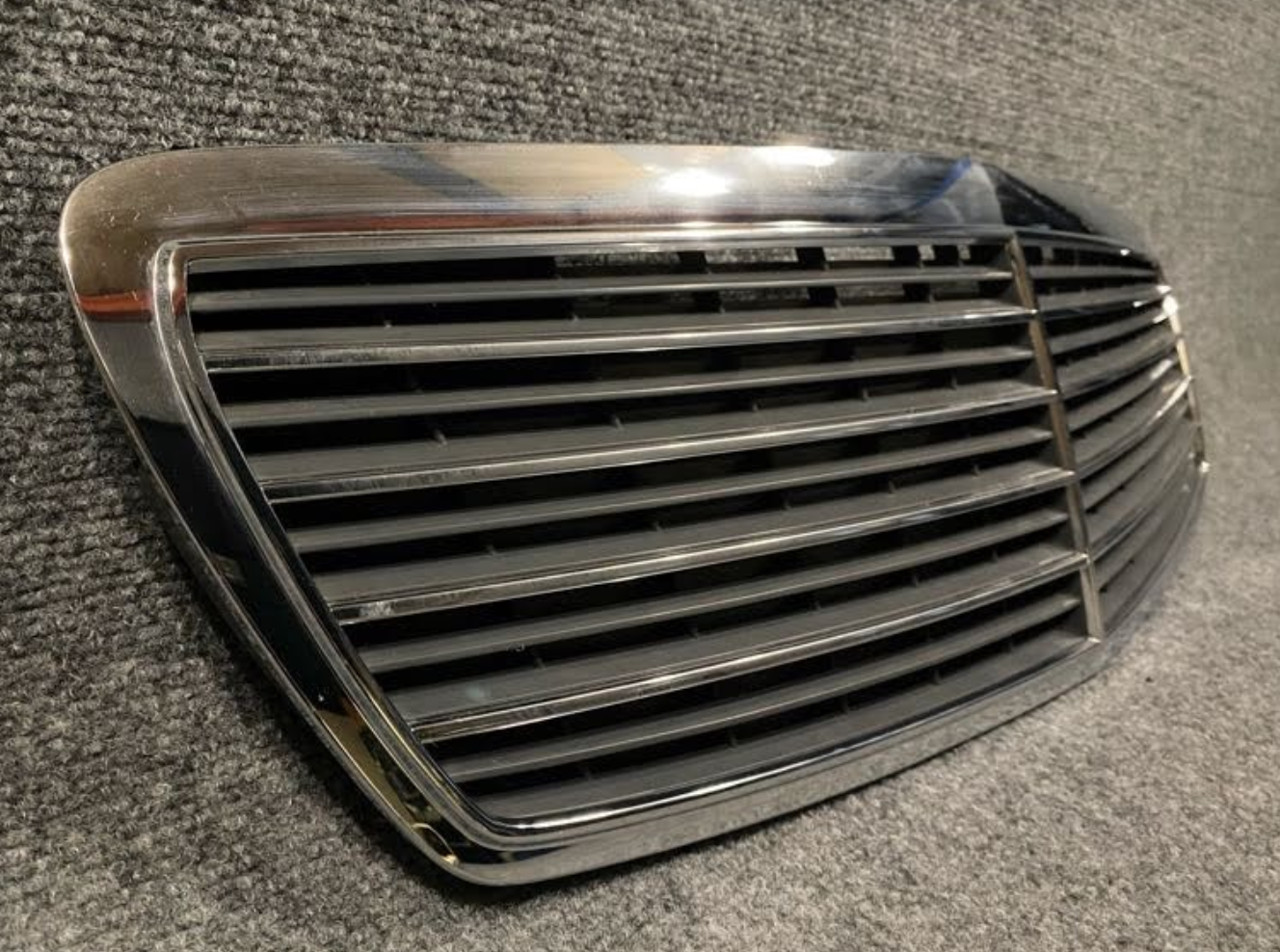 Mercedes-Benz Grille Paneling - A 211 880 02 83 7D11 - Fits MBZ E Class 2003-06