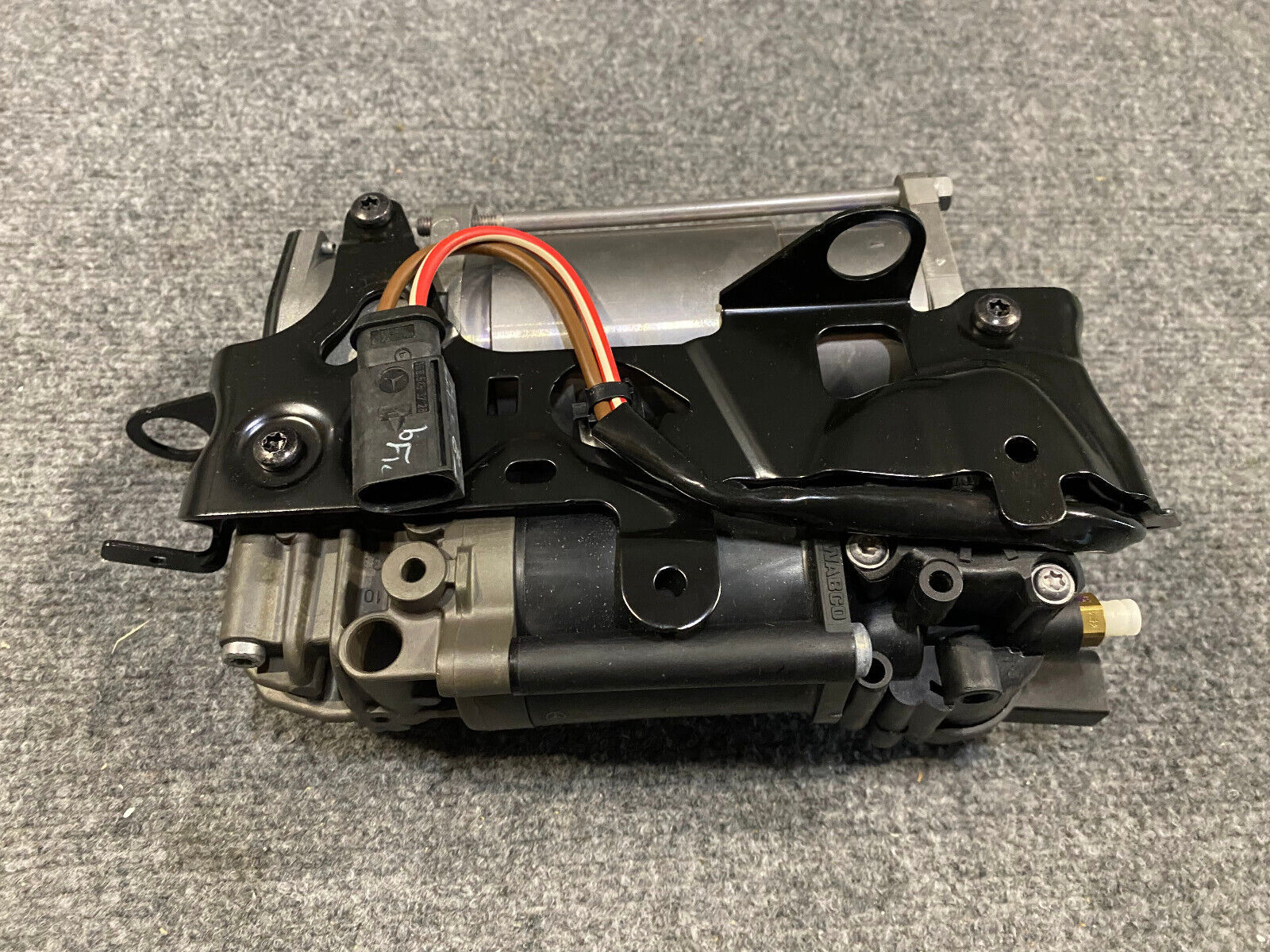 Mercedes-Benz Air Susp Compressor Unit - A 212-320-04-04 -Fits MBZ E250 & Others