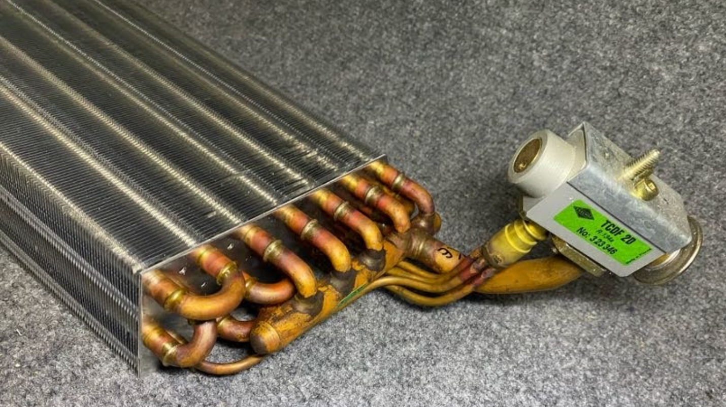 SEASONAIR Evaporator Core - 129 RDH / 129-830-55-58 - For Mercedes R129 SL Class