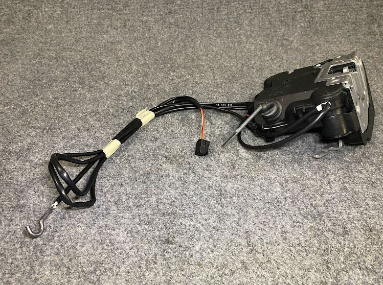 Mercedes-Benz Front Left Door Lock -A2037200135- Fits MBZ C230 / C240 & Others