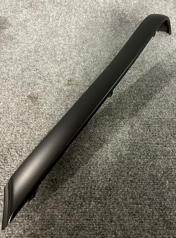 BMW Bumper Right Side Molding - 51 12 1 960 724 - Fits BMW 318i, 318is & More