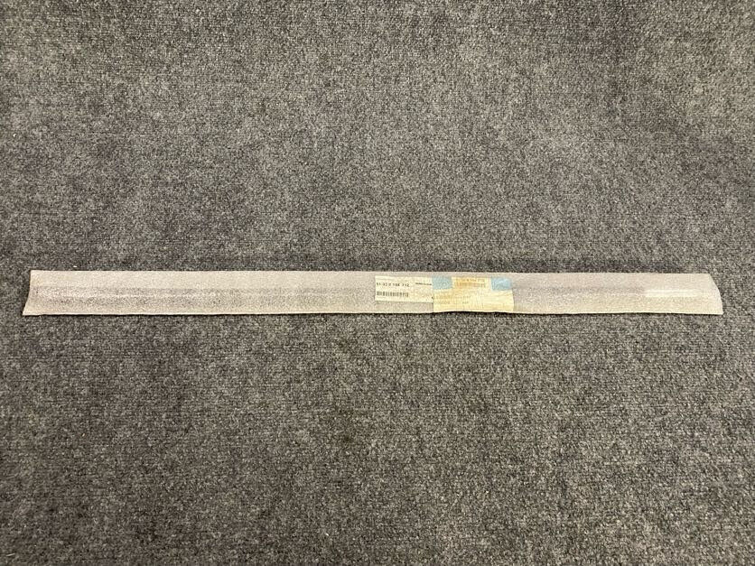 BMW RH Outer Weather Strip - 51-33-8-194-712 - Fits BMW 323i / 325i & Others