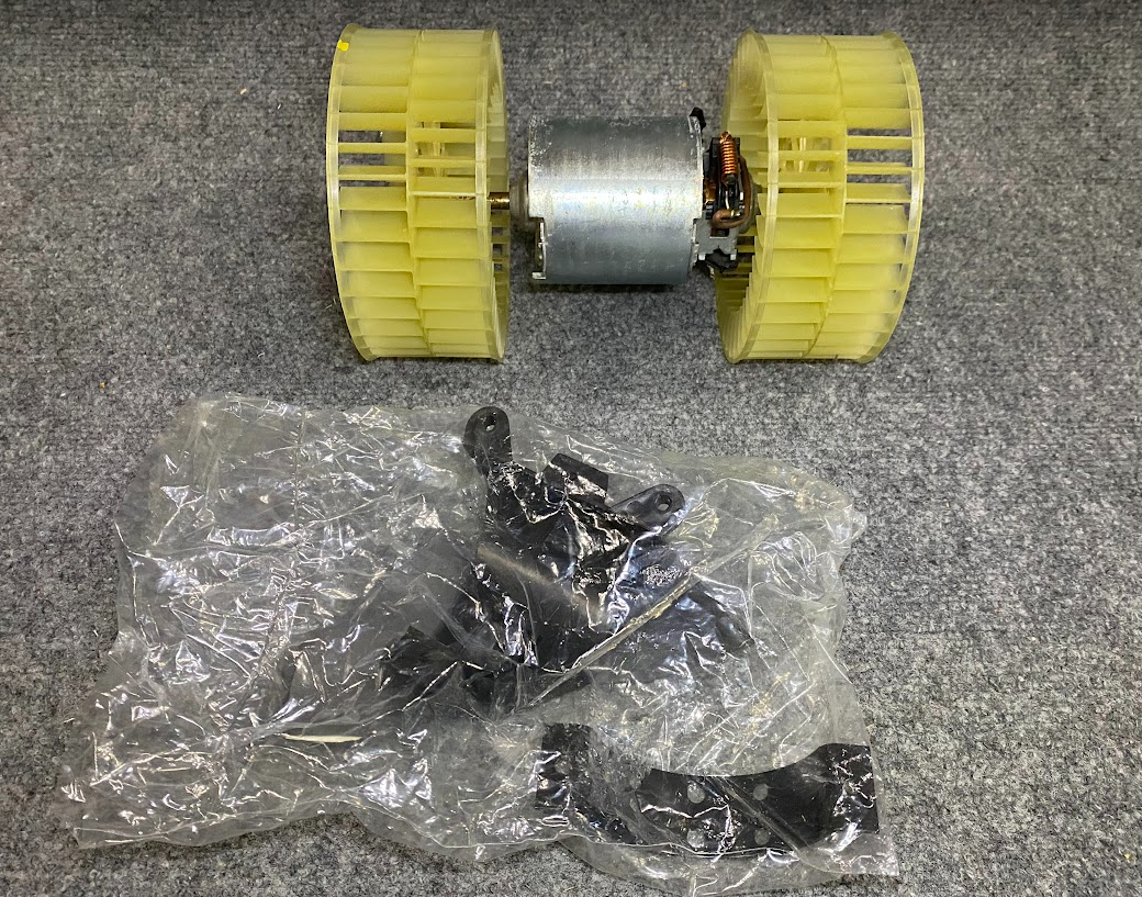 Blower Motor - 000 830 79 08 A - For Mercedes E320, 300DT, 300E, 300TDT & More
