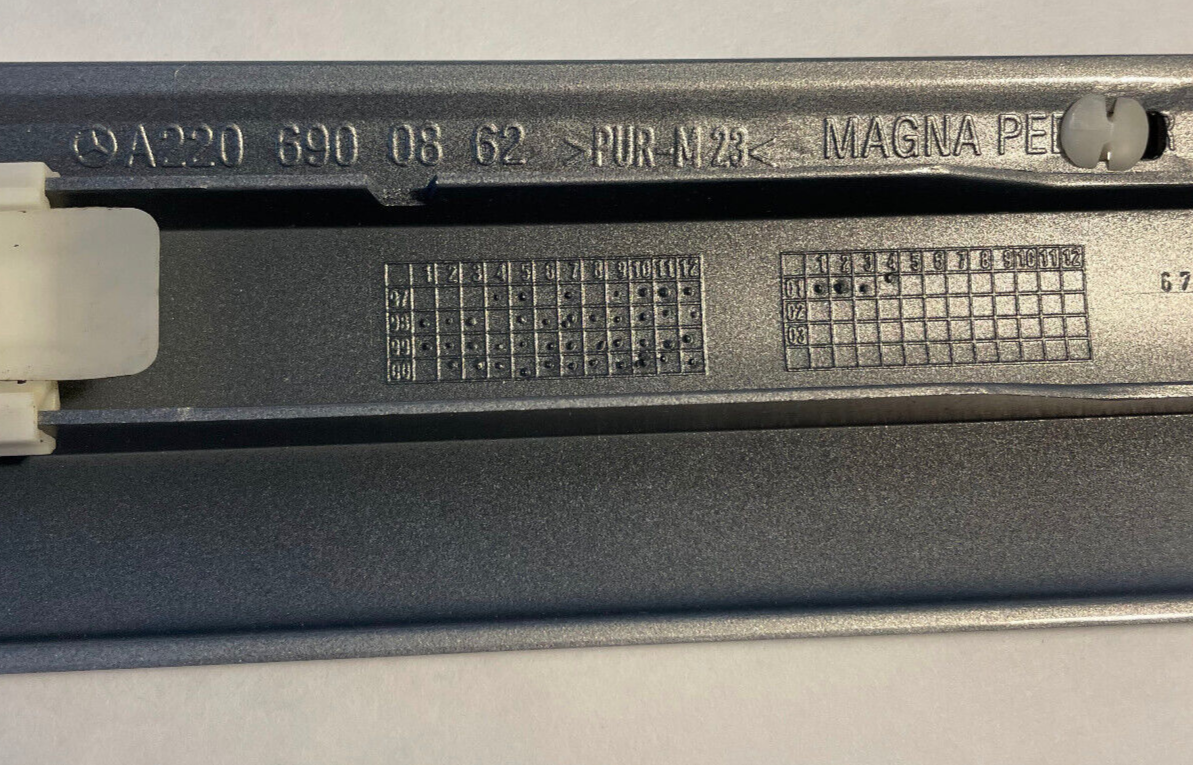 Mercedes-Benz Rear RH Door Strip - 220-690-08-62-5347 - For MBZ S500 2003-2005