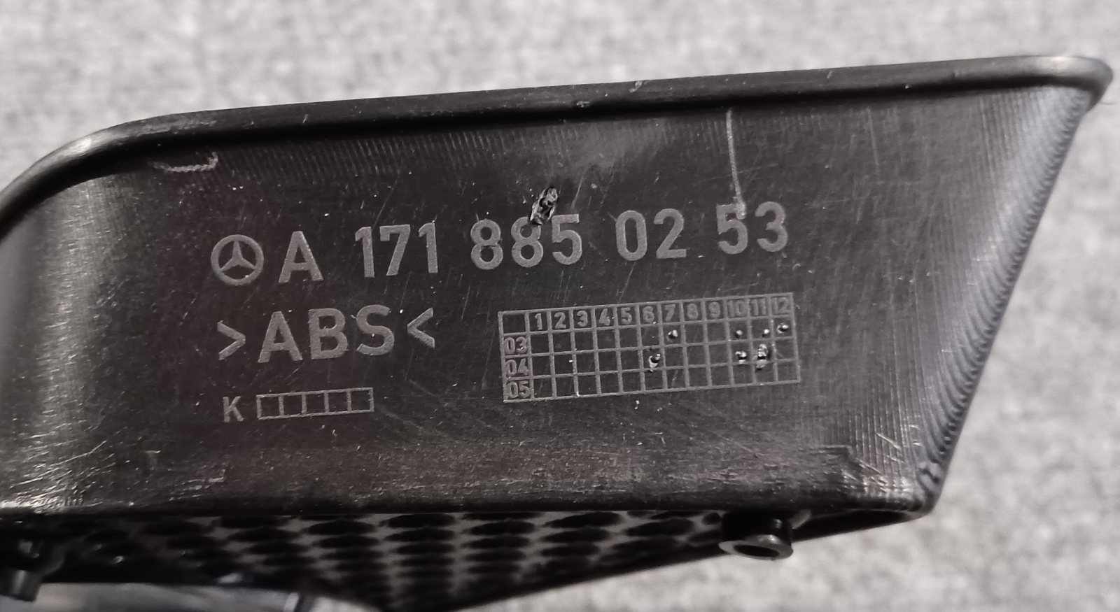 Mercedes-Benz Front Right Lower Bumper Grille - A 171 885 02 53 - Fits MBZ SLK