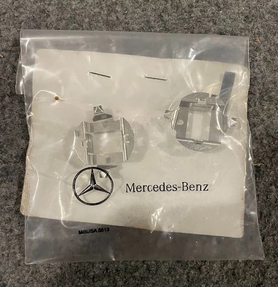 Mercedes-Benz Headlamp Socket 2Pcs - 001 826 33 82 64 -For MBZ E320, E350 & More