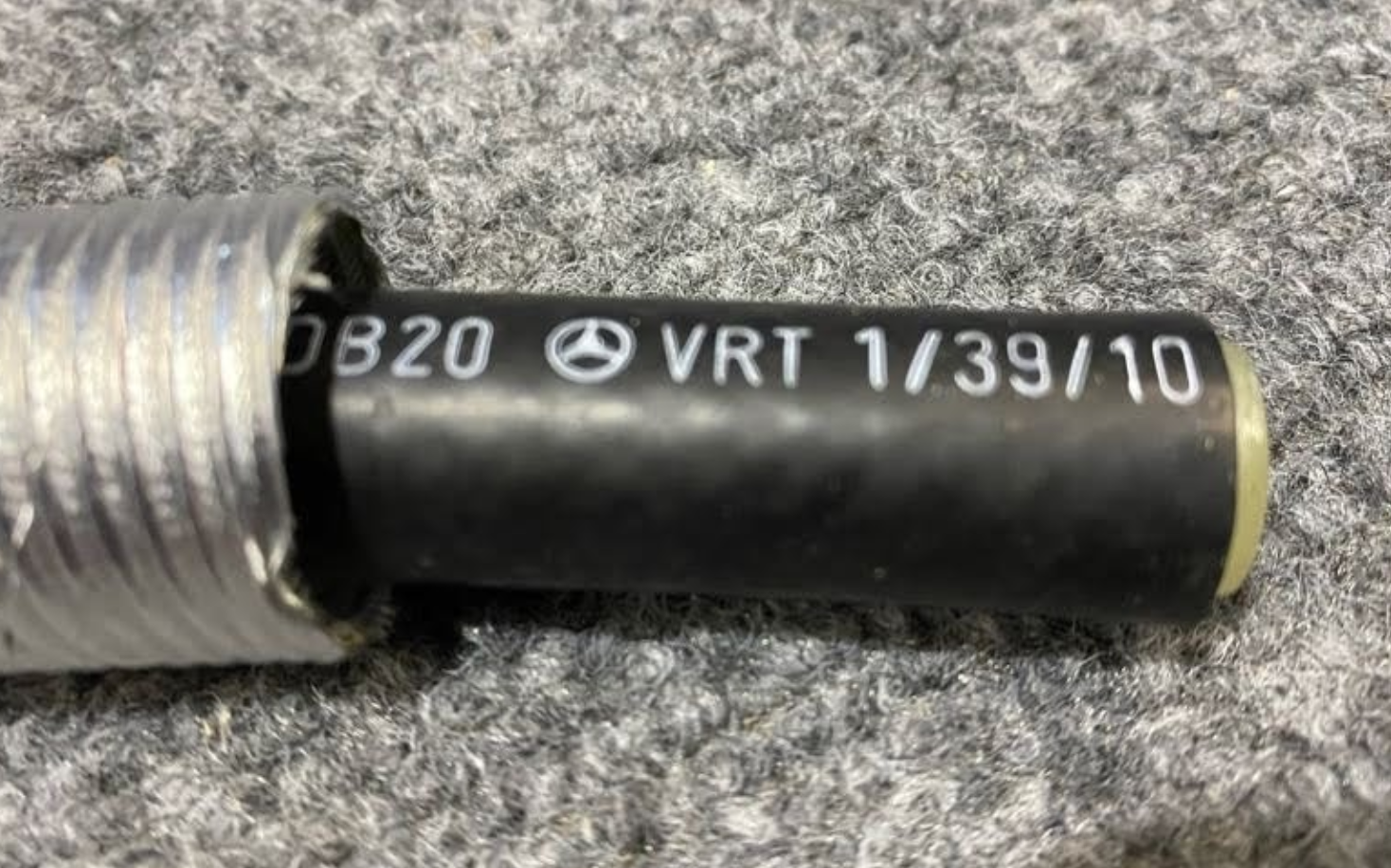 Mercedes-Benz Power Steering Return Hose - A 210 997 09 82 - Fits MBZ E420