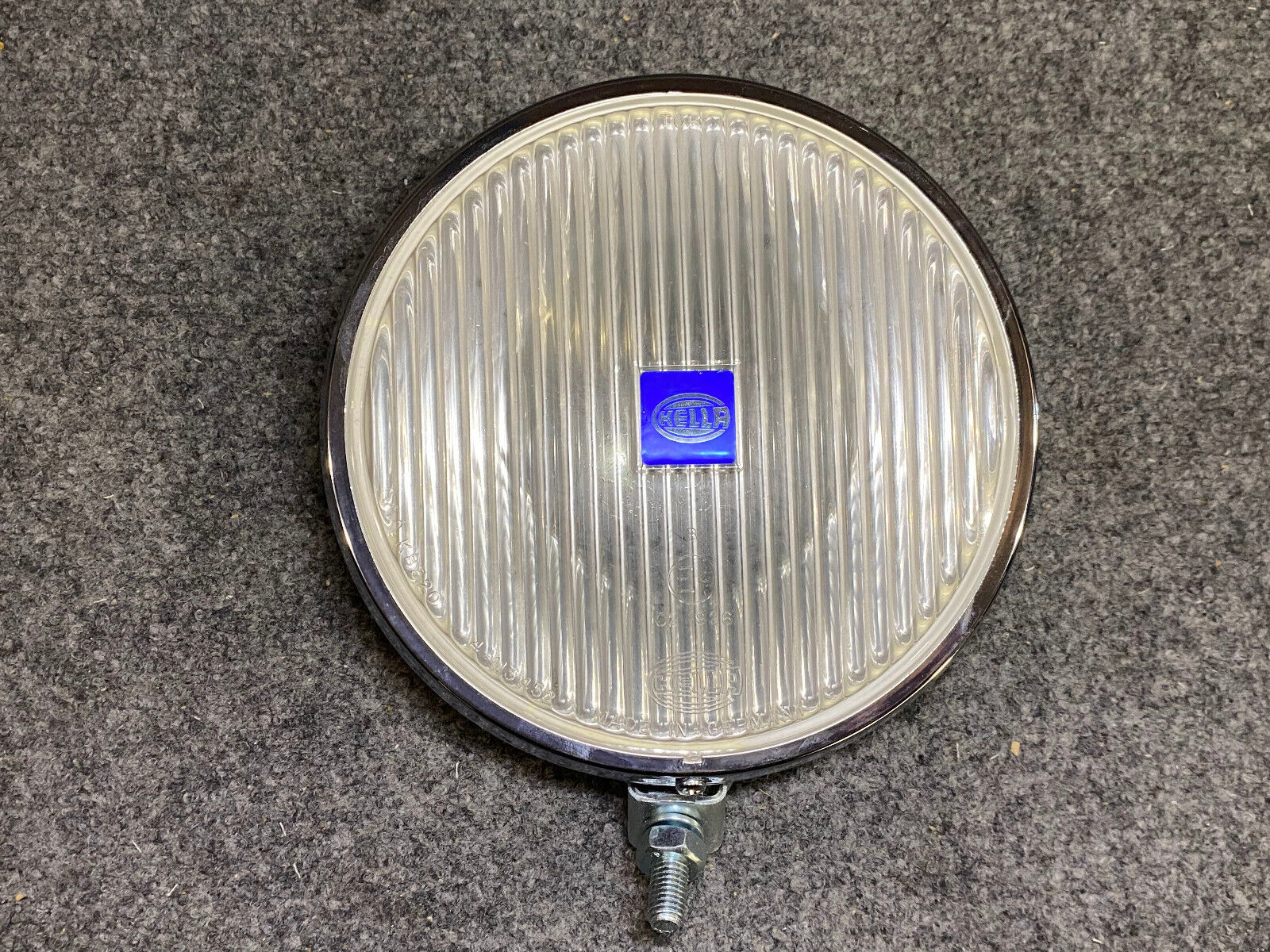 Hella Front Fog Lamp - 1N6 002 659-03 / A 000 820 62 56 - Fits MBZ O305 1968-73