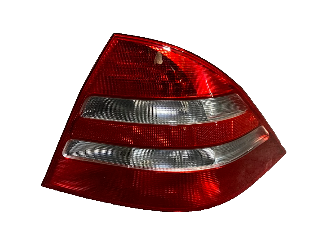 Right Tail Light Assembly - 220 820 02 66 - For Mercedes S430, S500 & S55 AMG