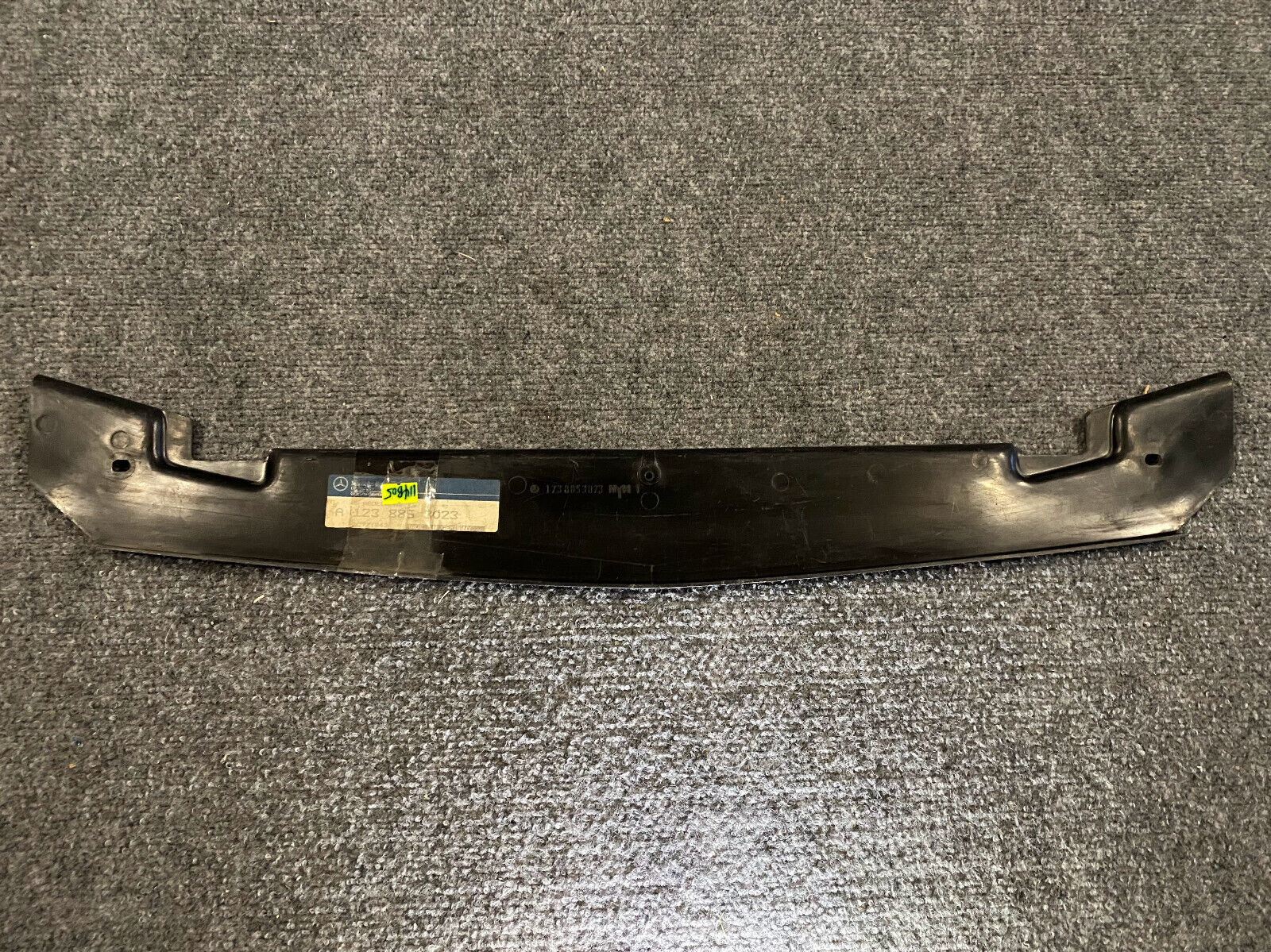 Mercedes-Benz Bumper Joint Cover - A 123-885-30-23 - Fits MBZ 300CD & Others