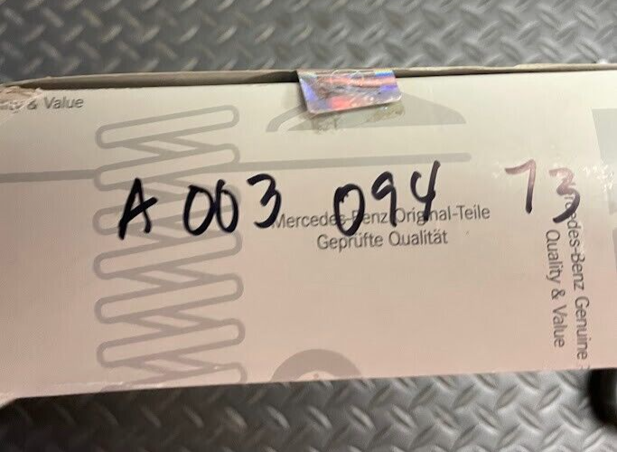 Mercedes-Benz Air Filter - 003-094-73-04 - For Mercedes-Benz SL320 (1994-1997)