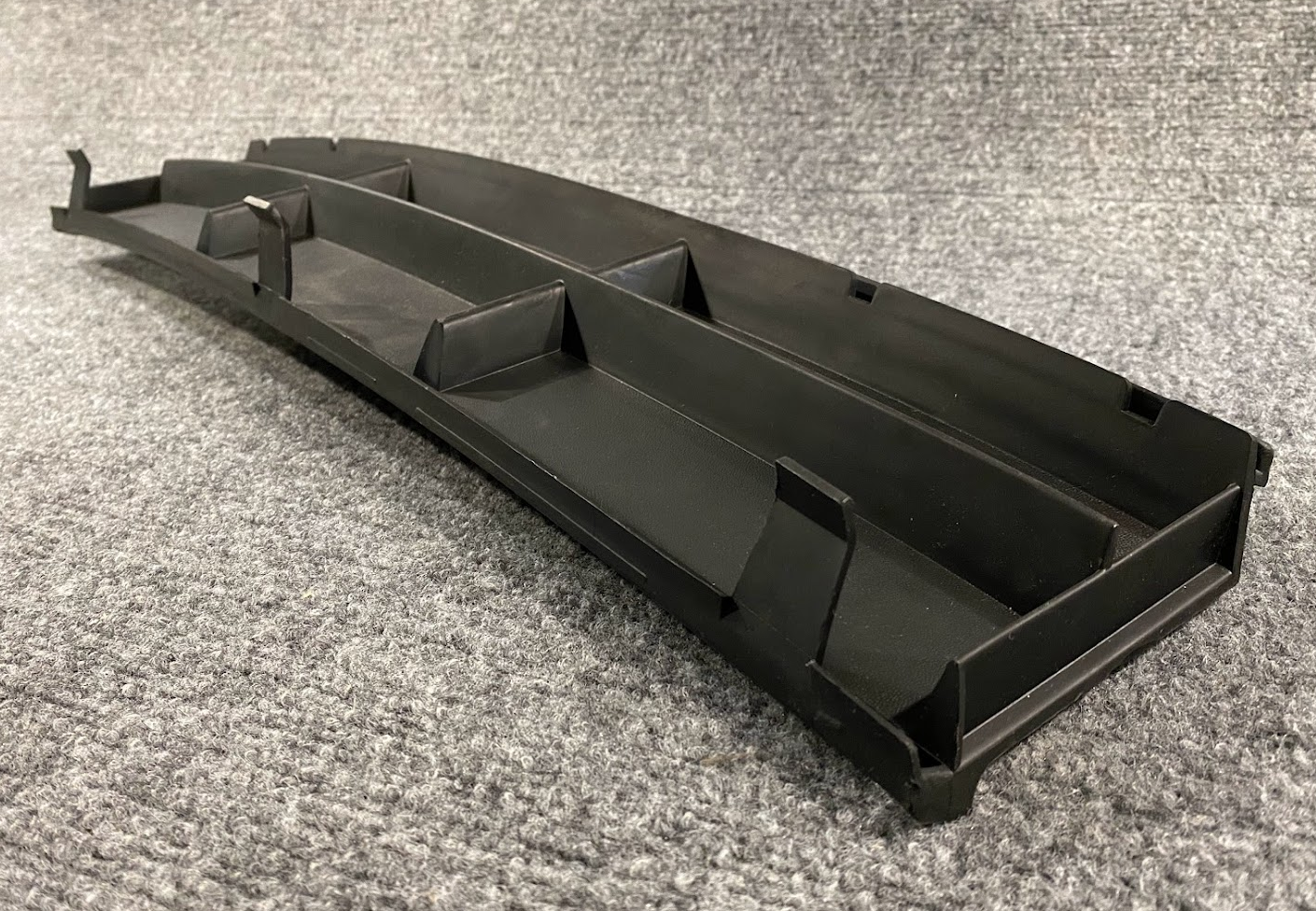 Genuine BMW Closed Grid - 51-11-8-235-672 - Fits BMW 525i, 530i & 540i