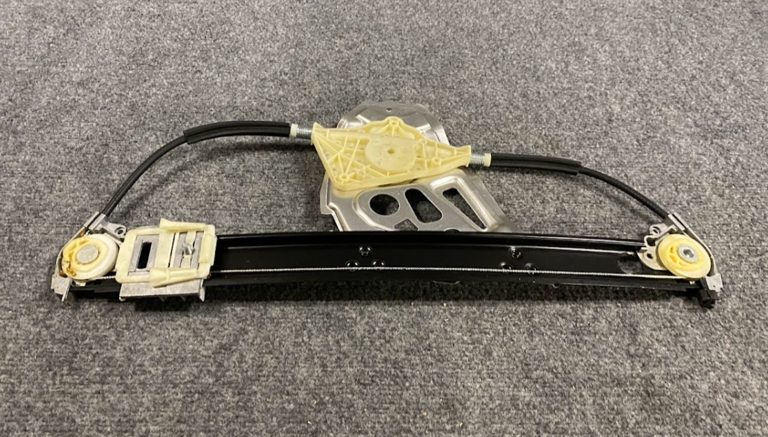 Rear RH Window Regulator - 220 730 04 46 - For MBZ S430, S500, S600 & More