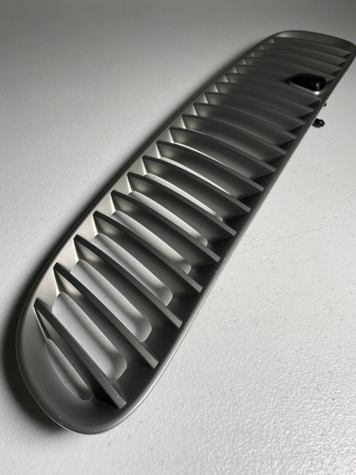 BMW Air Inlet LH Grille - 51-13-7-124-823 - For BMW X5 2001 - 2006