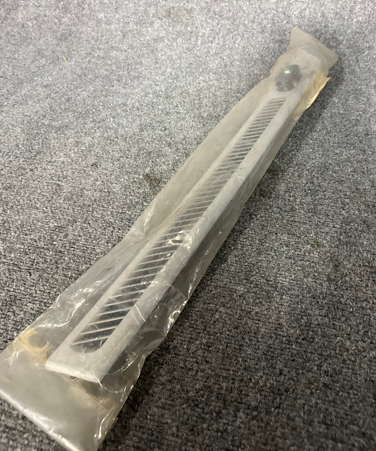 Mercedes-Benz Left Door Trim - A 203 690 75 25 7D43 - Fits MBZ C240 & C320