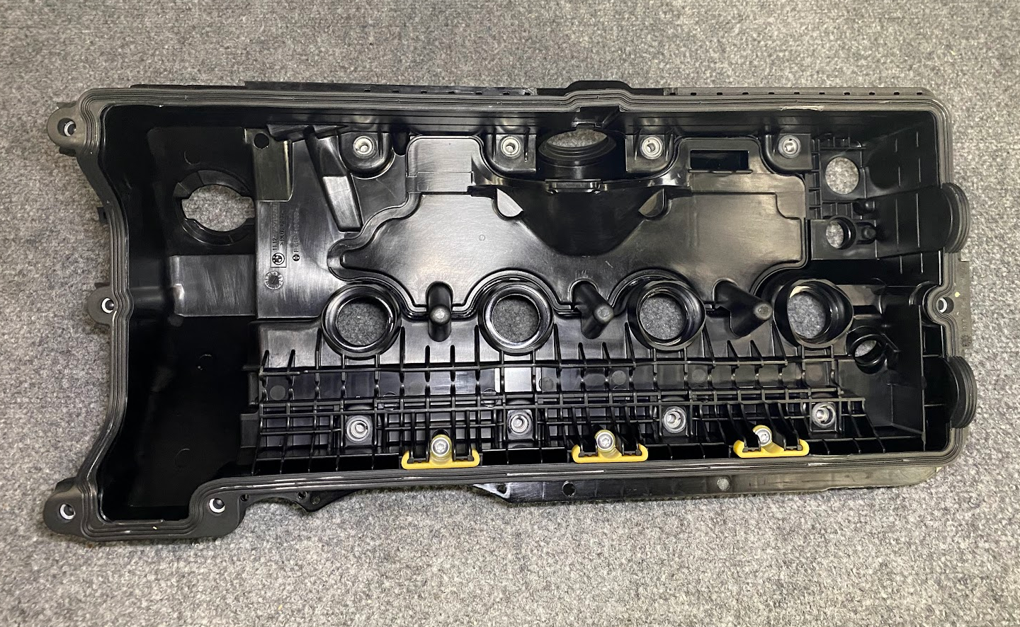 BMW RH Cylinder Head Cover - 11-12-7-563-474 - BMW 550i, 650i, X5, 750Li & More