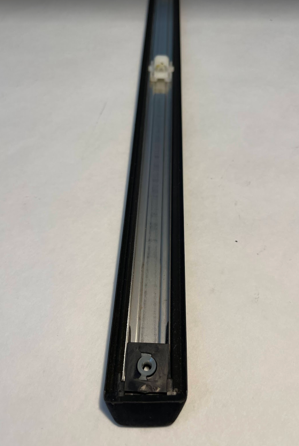 ZGL Front Door RH Central Cover Strip - 201-690-04-62 - For MBZ 190, 190D & 190E