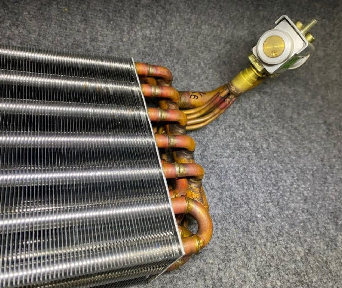 SEASONAIR Evaporator Core - 129 RDH / 129-830-55-58 - For Mercedes R129 SL Class
