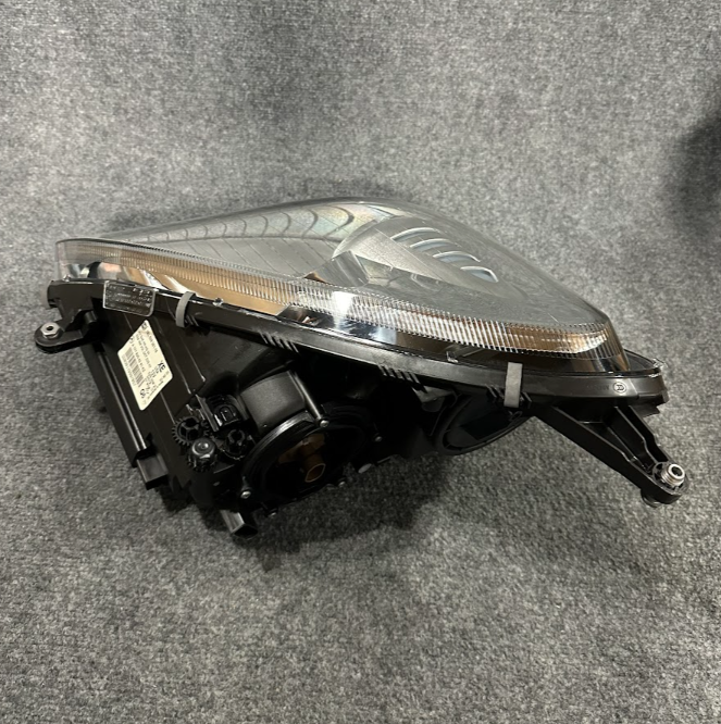 Genuine Mercedes Front RH Headlight Assy - A 171 820 42 61 -Fits SLK55AMG & More