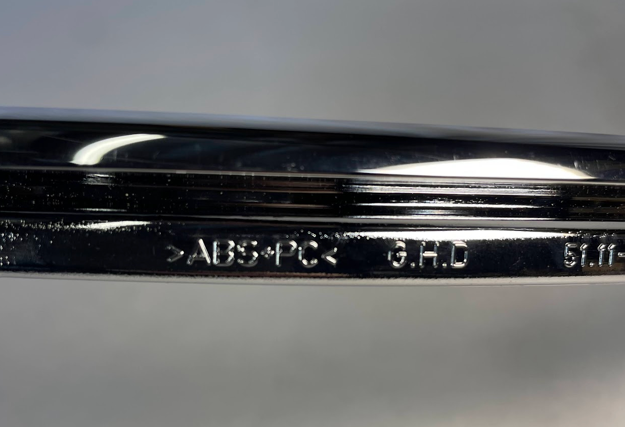 BMW Front Bumper RH Covering - 51-11-8-226-556 - For BMW 540i & 528i 1997-2000