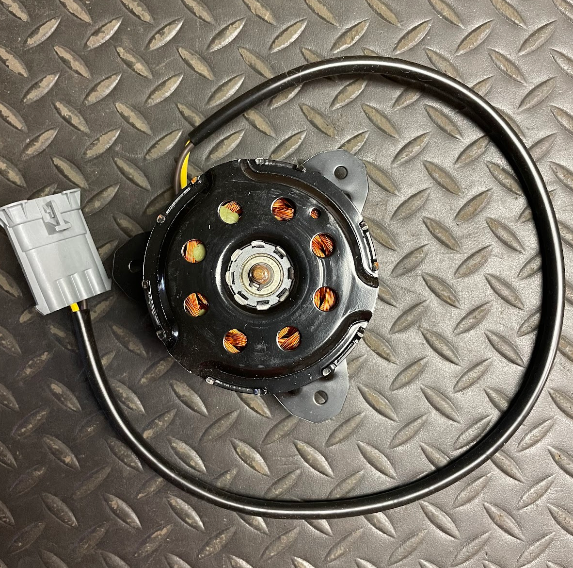 Mercedes-Benz A/C Condenser Fan & Motor - 163-540-02-88 - For MBZ ML320 & More