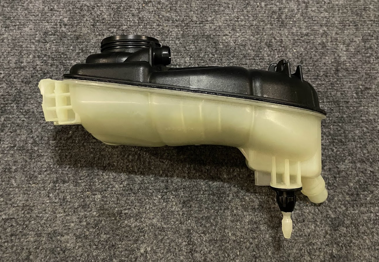 Vaico Engine Coolant Reservoir - V30-2745 / 246-500-00-49 - Fits MBZ B250 & More