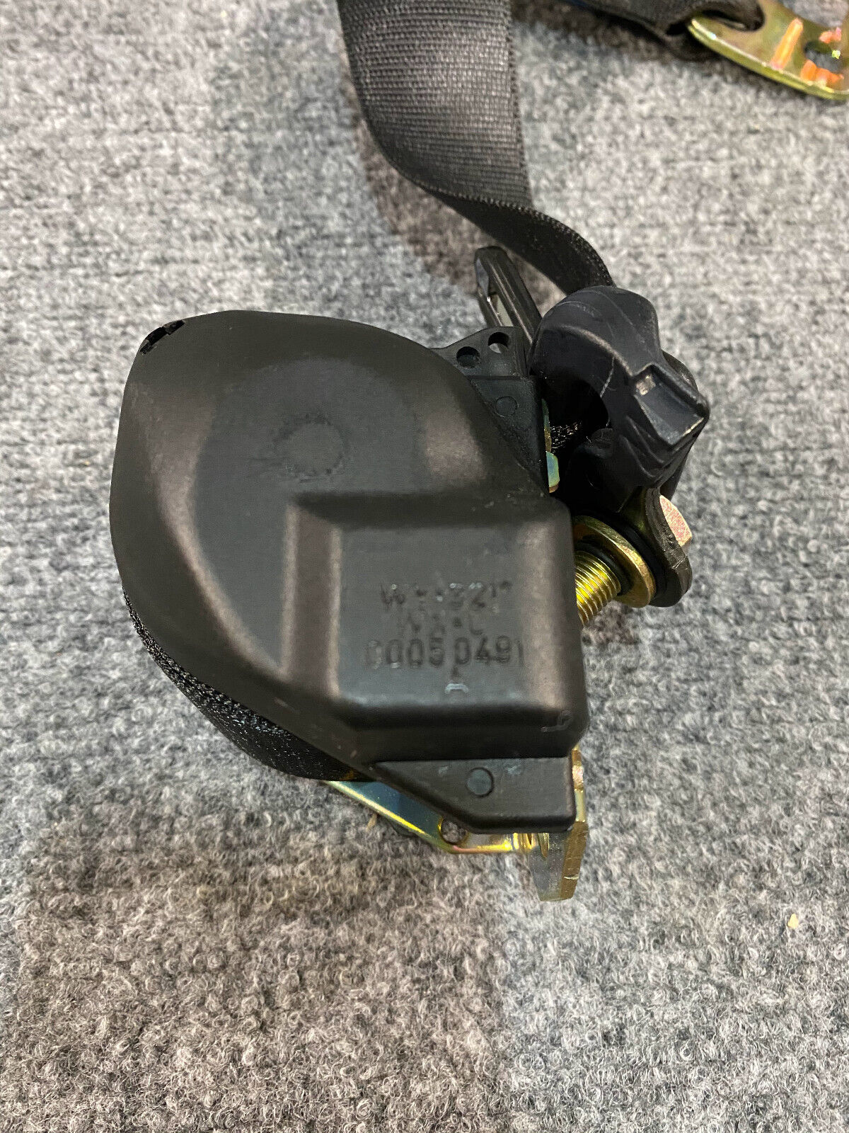 Mercedes-Benz Lap and Shoulder Belt - A2028601285 -Fits MB C220 & C280