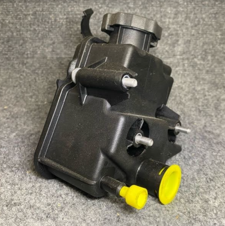 Power Steering Reservoir - 000-460-26-83-01 - For Mercedes-Benz ML550 & More