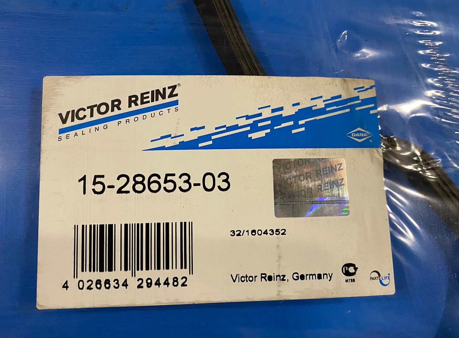 Victor Reinz RH Engine Valve Cover Gasket Set - 15-28653-03 - Fits Mercedes-Benz