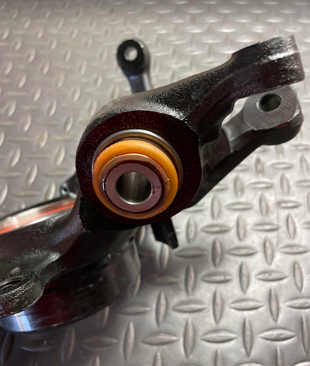 Mercedes-Benz Rear Axle LH Wheel Carrier - 140-350-43-41 - For MBZ S420 & More