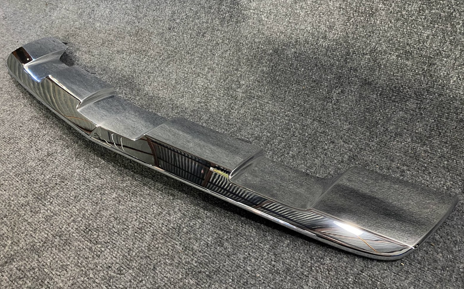 Mercedes-Benz Bumper Area Cover - A 251 885 31 23 - Fits MBZ R350, R320 & More