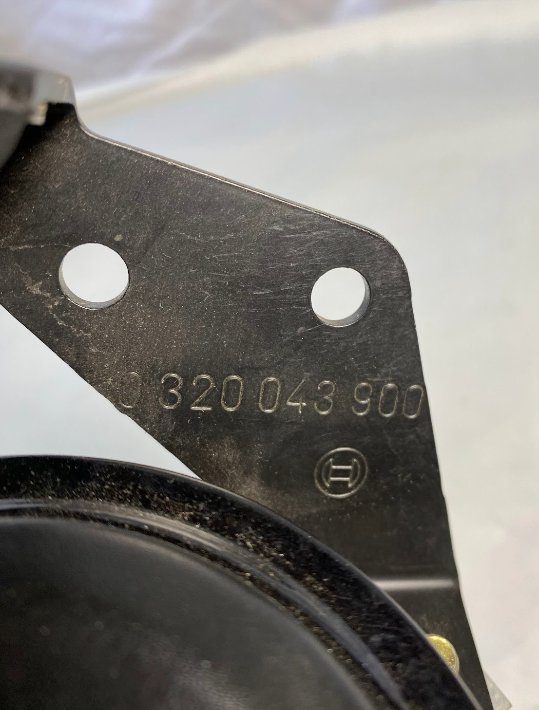 Bosch Acustic Signal Horn - 0320043900 / 1369277 / 6846319 - For Volvo