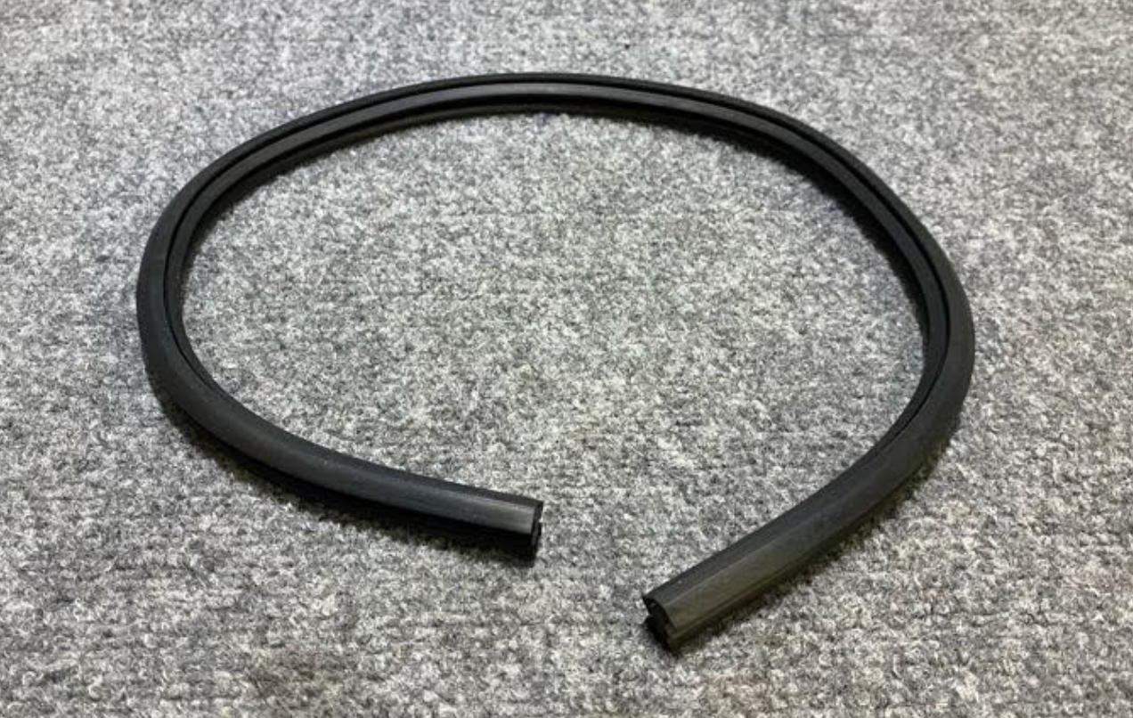 Mercedes-Benz Washer Fluid Reservoir Cap Seal - 129 824 00 98 - Fits SL Class
