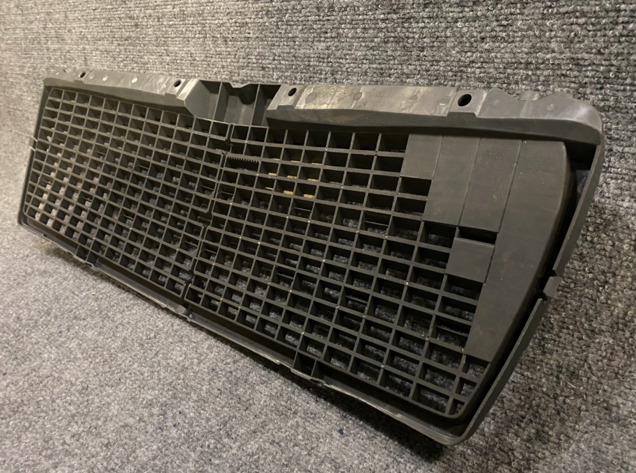 Mercedes-Benz Grille - 210 888 00 23 - Fits MBZ E300, E320, E430, E55 AMG & More