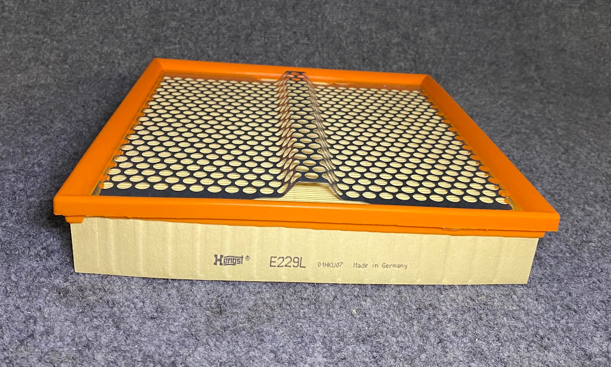 HENGST Air Filter - E229L - Fits Mercedes-Benz S350 94-95 / 300SD 92-93