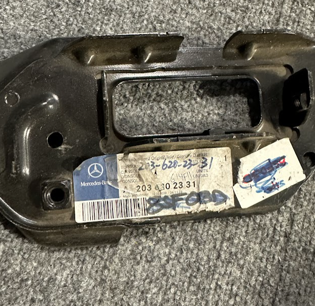 Mercedes-Benz Radiator Mount Bracket - 203 620 23 31 - For MBZ C230, C280 & More