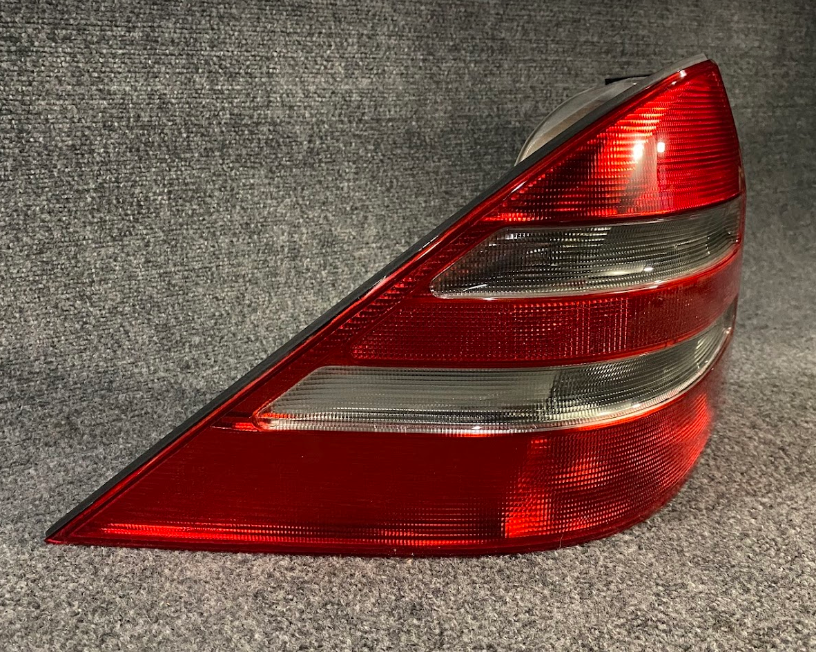Left Tail Lamp Assy - 112 0401 / 255121L / 220-820-01-64 - Fits MBZ S-Class