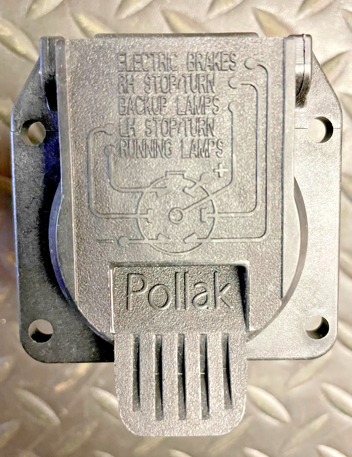 Pollak 7 Way OEM RV Plug Socket - P6Q 11893 / 11-893 - 12 VDC